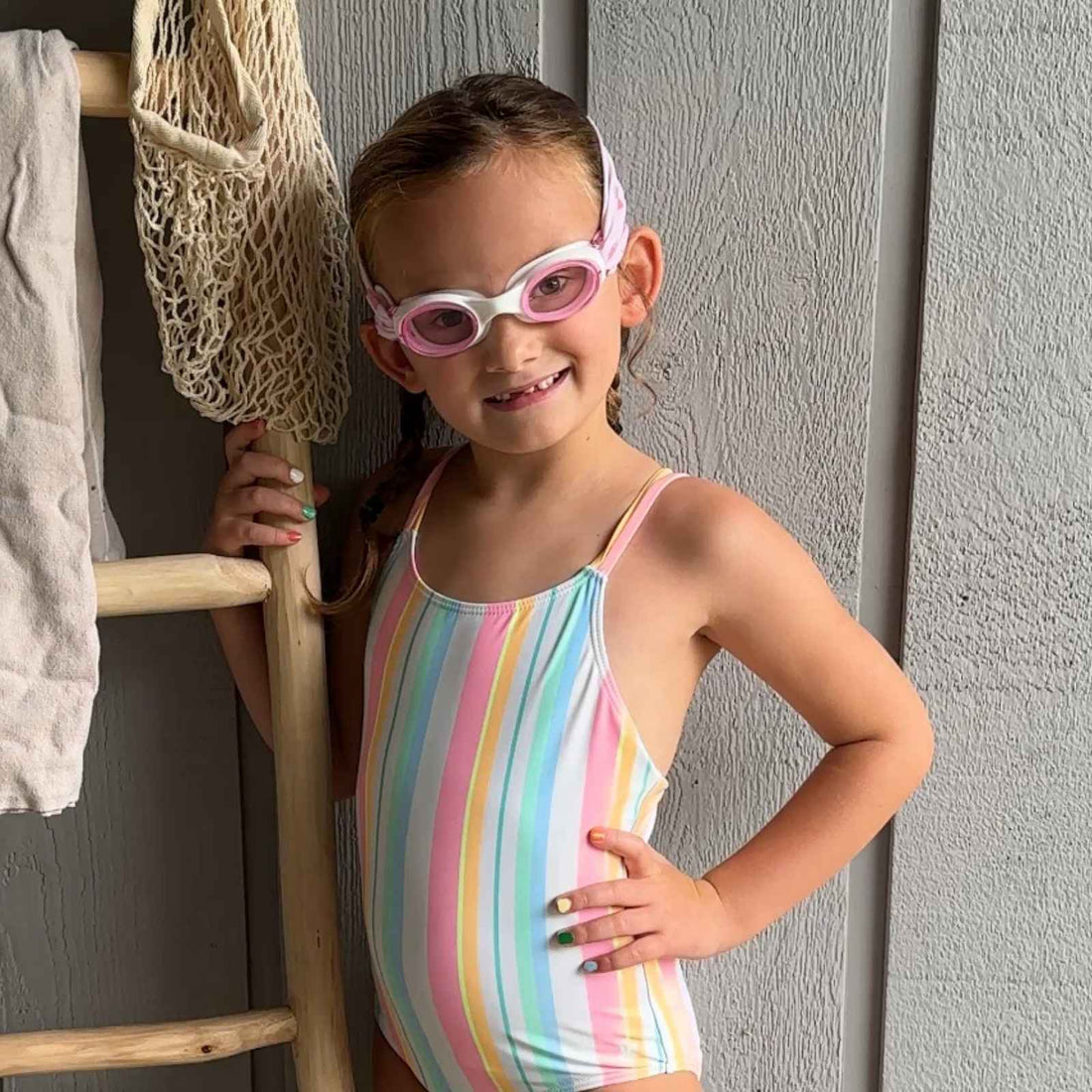 The Benefits of Floatable Swim Goggles for Kids | Snappy Goggles