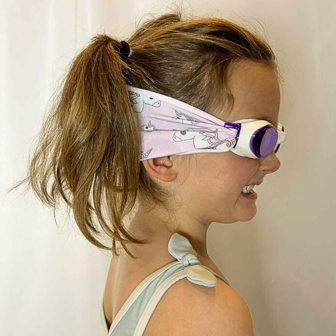 How to Keep Kids Swim Goggles from Leaking | Snappy Goggles Tips